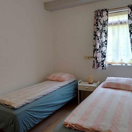 Bergistangi Guest House Northurfjorthur Экстерьер фото