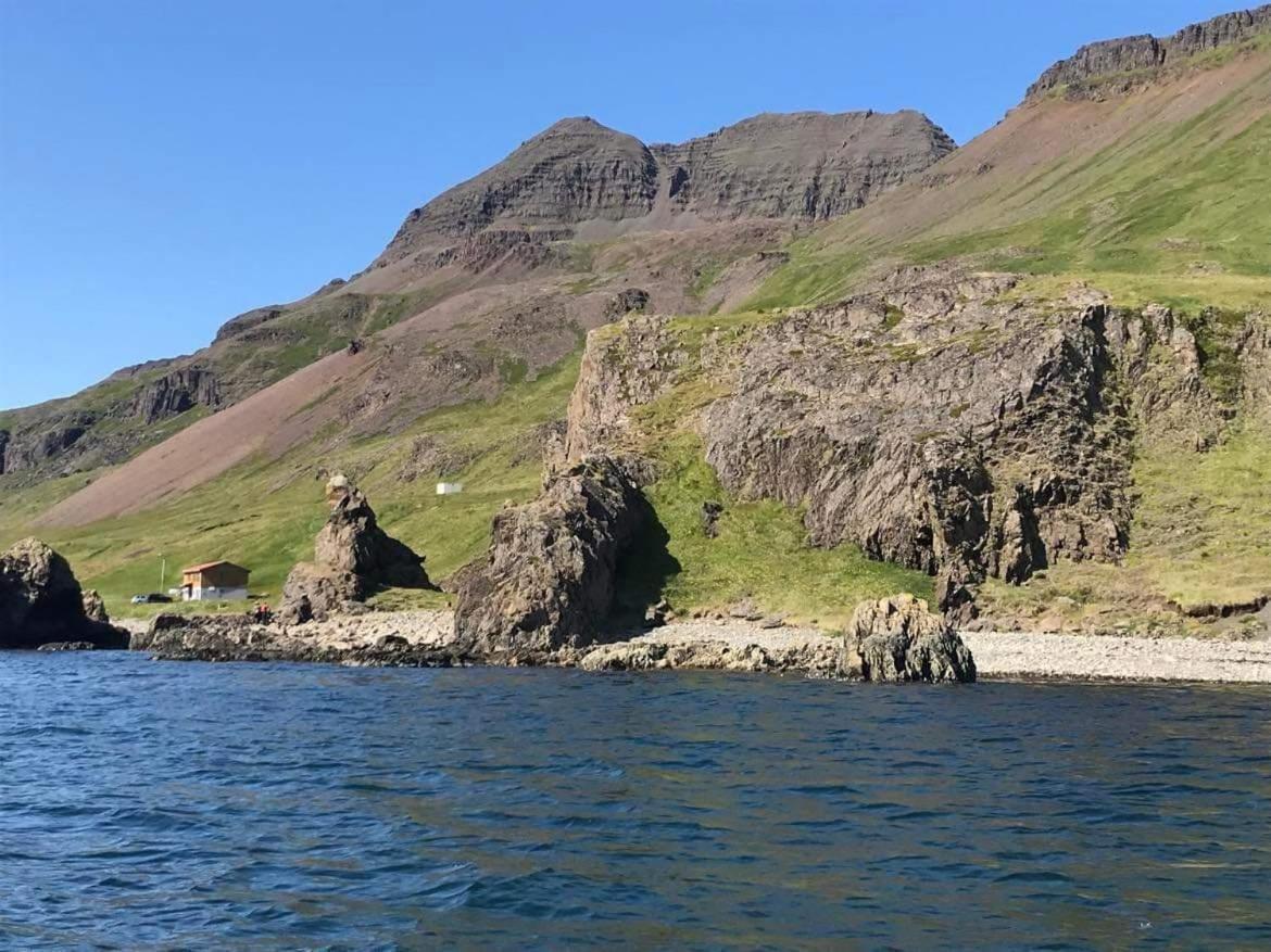 Bergistangi Guest House Northurfjorthur Экстерьер фото