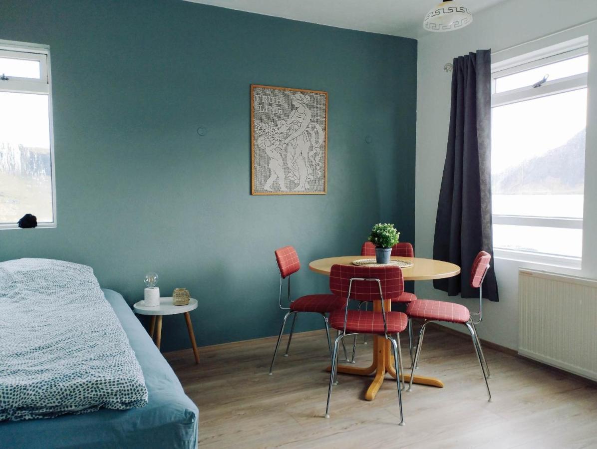 Bergistangi Guest House Northurfjorthur Экстерьер фото