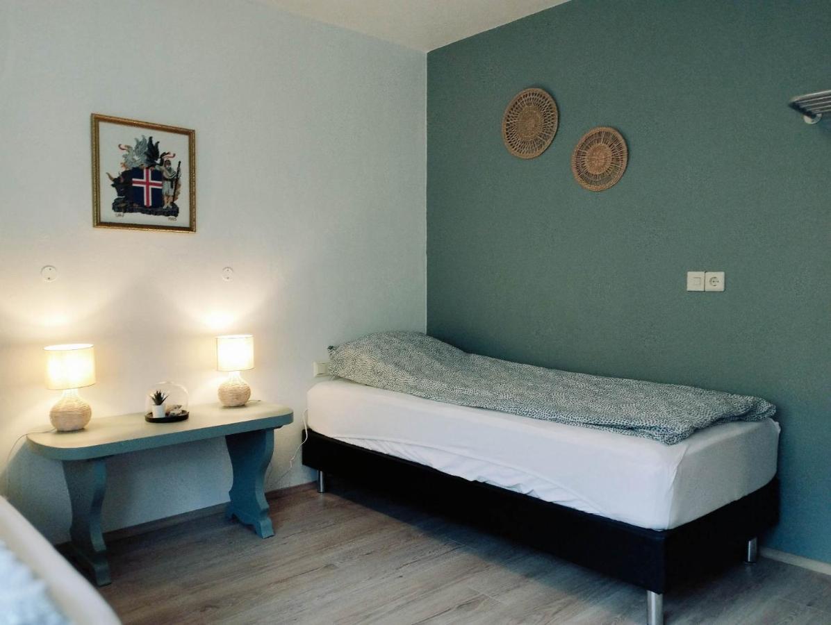 Bergistangi Guest House Northurfjorthur Экстерьер фото